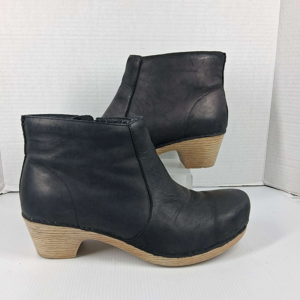Dansko Black Leather Ankle Boots Wood Grain Block Heel Side Zip 9302021400 Sz 42